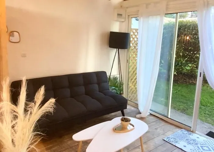 En Pays Basque Les Chenes Avec Jacuzzi Σαλέ